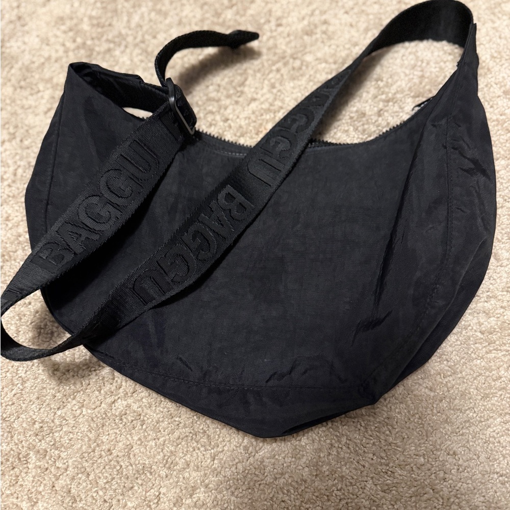BAGGU Black Medium Crescent Bag